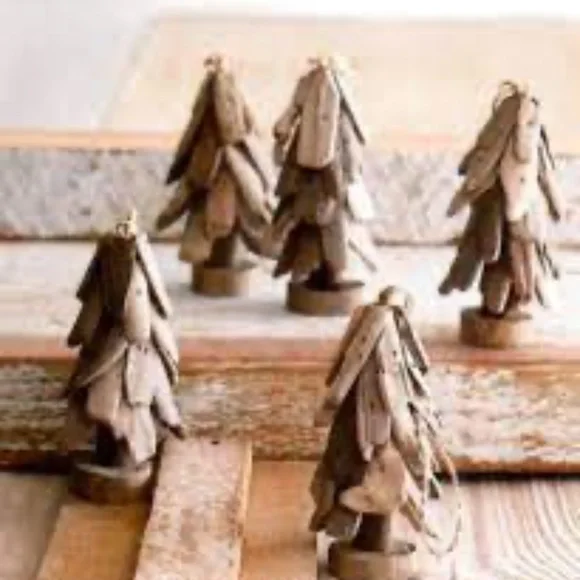 Oregon Coast Driftwood Bundle of 50 Pieces (4 Inches to 6 Inches) - Picture 10 of 14